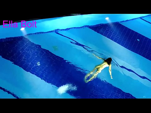 ❤️ Ech kann net ophalen ze kucken, jonk Blond gefaange schwammen plakeg am ELLA BOLT Resort Pool ️ Fucking Video  op Porno lb.trysex.ru ❌❤